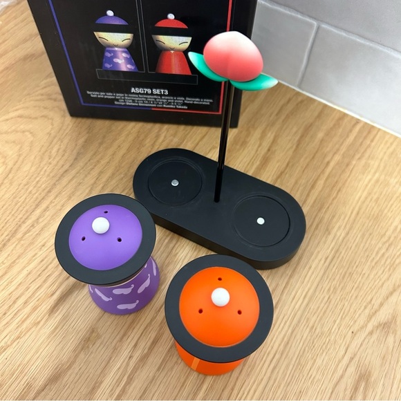 NEW A di Alessi Mr. & Mrs. Chin Salt & Pepper Shakers ASG79 SET3 - Picture 3 of 5